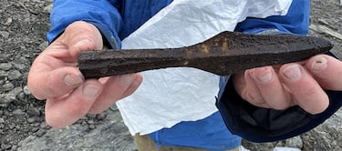 Descubren un extraño artefacto de pesca enterrado en nieve durante 1.500 años: “Caza masiva”