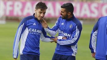 Isaac, junto a &Aacute;ngel en un entrenamiento de esta temporada.