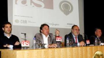 <b>LA MESA. </b>Cartel de lujo en Alicante.