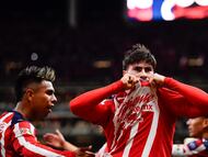 Chivas maintained its 100% start to the Clausura 2026 on Saturday, defeating arch rivals América in Mexico’s Clásico Nacional.