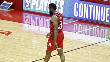 Harden se retira cabizbajo tras el sexto el partido ante los Warriors