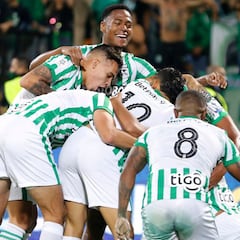 Nacional golea ante su gente y se acerca al título de la Copa