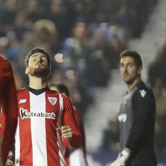1x1 Athletic: Williams se salva y Ganea cumple pese al golpe