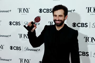 Brandon Uranowitz poses with the award for Best Featured Actor in a Play for "Leopoldstadt" at the 76th Annual Tony Awards in New York City, U.S., June 11, 2023. REUTERS/Amr Alfiky