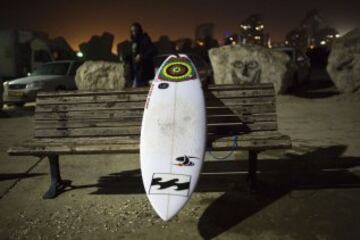 El surf también se practica de noche