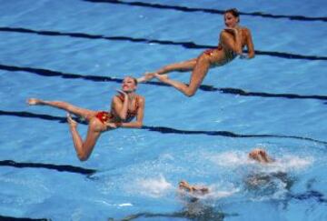 Las nadadoras ucranianas durante su ejercicio técnico de la final por equipos.