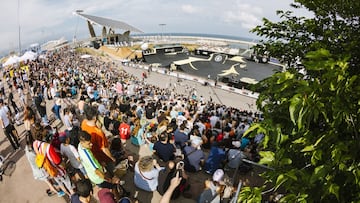 Plano general del Park del Extreme Barcelona 2018, con las gradas llenas de p&uacute;blico, en el Parc del F&ograve;rum. 