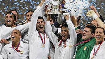 <B>LA NOVENA.</B> El Madrid celebró en su Centenario la Copa de Europa.