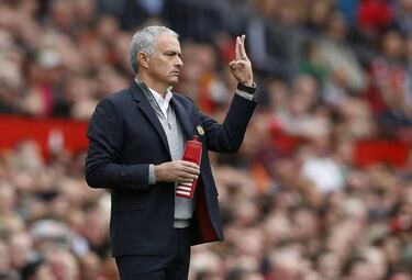The media and Mou: Dangerous Liaisons
