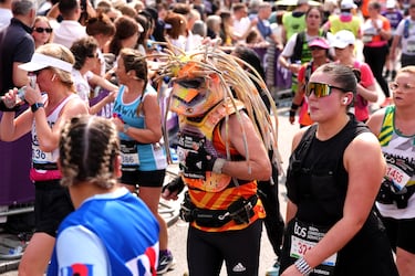 Participantes disfrazados durante la maratón de Londres la cual se celebra anualmente desde 1981 se celebra anualmente desde 1981 en la capital de Reino Unido.
