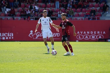 Alberto Reina: ¡°Estar en mi tierra y jugar en el C¨¢diz ser¨ªa algo so?ado¡±