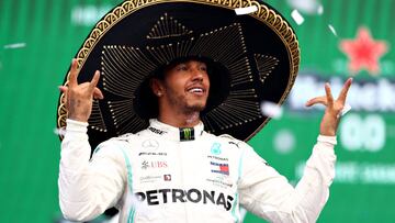Lewis Hamilton celebra la victoria en México.