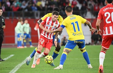 Aprobados y suspensos del Almería: exhibición para golear y disfrutar ante el Cádiz