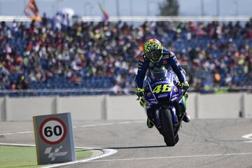 Valentino Rossi vuelve al box.