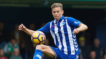 Marcos Llorente jugando con el Alavés.