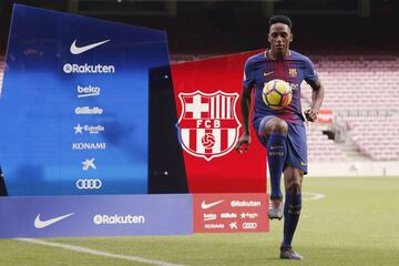 Yerry Mina presentado presentado en el Barcelona en el Camp Nou