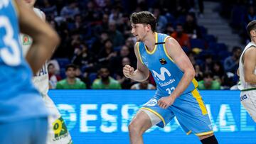 H¨¦ctor Alderete, ala-p¨ªvot del Movistar Estudiantes, ante el TAU Castell¨®.