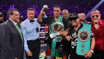LAS VEGAS, NEVADA - JUNE 15: Light heavyweight boxer David Benavidez (C) poses with members of his team, referee Tom Taylor and Mauricio Sulaiman (L), president of the WBC, after defeating Oleksandr Gvozdyk in a fight for an interim WBC light heavyweight title at MGM Grand Garden Arena on June 15, 2024 in Las Vegas, Nevada. Benavidez won the title by unanimous decision.   Steve Marcus/Getty Images/AFP (Photo by Steve Marcus / GETTY IMAGES NORTH AMERICA / Getty Images via AFP)