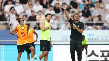 SEOUL, SOUTH KOREA - JULY 11: Antonio Conte, head coach of Tottenham Hotspur during the Tottenham Hotspur training session at Seoul World Cup Stadium on July 11, 2022 in Seoul, South Korea. (Photo by Tottenham Hotspur FC/Tottenham Hotspur FC via Getty Images)