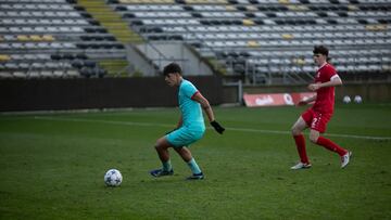 Momento del partido de Youth League entre el Barcelona y el Amberes.