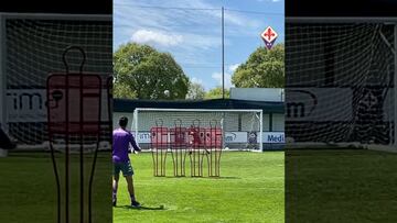 ¡Al ángulo! Pulgar y un golazo de tiro libre en la práctica de la Fiorentina