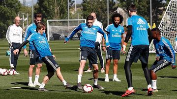 Real Madrid: Benzema out of Rayo trip with hamstring injury