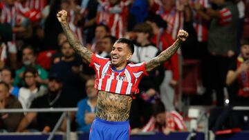 MADRID, 29/09/2024.- El delantero del Atlético Ángel Correa celebra tras marcar ante el Real Madrid, durante el partido de la LaLiga EA Sports que Atlético de Madrid y Real Madrid disputan este domingo en el estadio Civitas Metropolitano. EFE/Ballesteros
