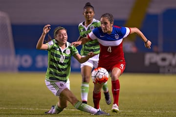 Pertenece a la Sub-20 de Estados Unidos y recientemente enfrentó a México en el Mundial de la categoría donde se midió con su hermana, Mónica.