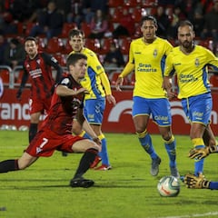 El Mirandés remontó a Las Palmas en dos minutos