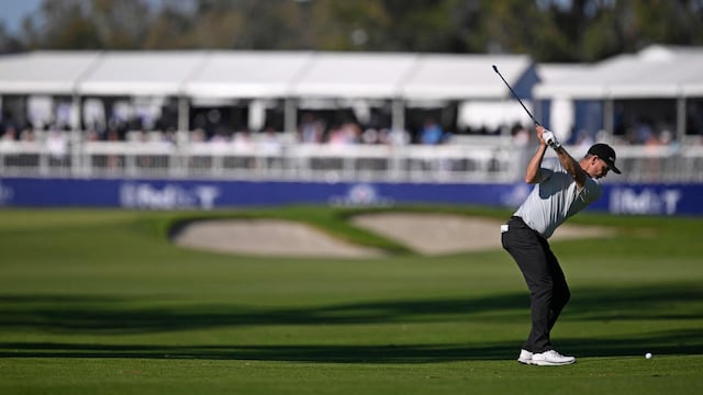 LA JOLLA, CALIFORNIA - FEBRUARY 01: Justin Rose of England plays a shot on the 15th hole during the final round of the Farmers Insurance Open 2026 at Torrey Pines South Course on February 01, 2026 in La Jolla, California. Orlando Ramirez/Getty Images/AFP (Photo by Orlando Ramirez / GETTY IMAGES NORTH AMERICA / Getty Images via AFP)
