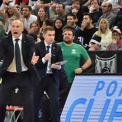 La plantilla del Coosur Betis también se rebaja el salario