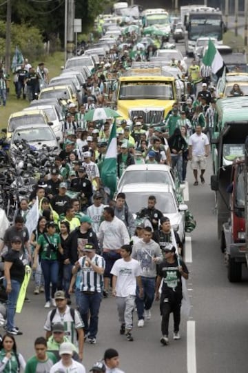 En imágenes el apoyo masivo de la hinchada a Atlético Nacional