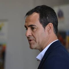 Velasco Carballo: "No imagino una sala de VAR con personas que no sean árbitros"