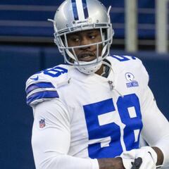 Seahawks part ways with Smith, citing off-the-field issues