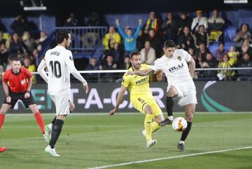 0-1. Gonçalo Guedes marcó el primer gol tras despejar el portero Andrés Fernández el penalti lanzado por Dani Parejo.