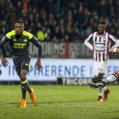 PSV sufrió goleada en la tercera ausencia del 'Chucky' Lozano