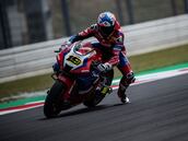 Bautista se asoma a la cabeza