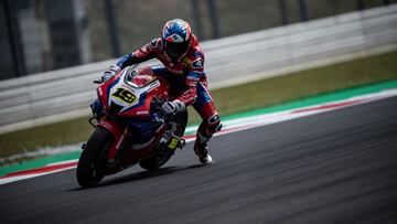 Bautista con la Honda de SBK.