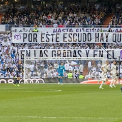 La 'Grada Fans' del Madrid se queja del rendimiento al equipo