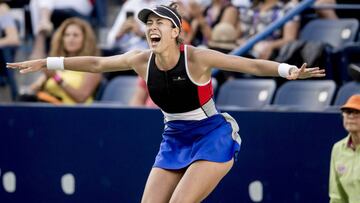 La tenista española Garbiñe Muguruza celebra tras vencer a la húngara Timea Babos durante la final del Abierto de Tenis de Monterrey.