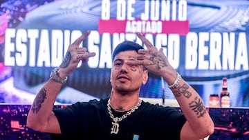 El cantante argentino Duki posa antes de una rueda de prensa, en el Estadio Santiago Bernabéu, a 6 de junio de 2024, en Madrid (España). Duki ofrece una rueda de prensa con motivo de su concierto el próximo sábado 8 de junio en el Santiago Bernabéu, donde presenta su gira ‘ADA Tour’. El cantante de trap actuará ante 65.000 personas e interpretará éxitos como ‘Si te Sentís Sola’, single que le llevo a lo más alto de la escena argentina.
06 JUNIO 2024;CANTANTE;BERNABÉU;CONCIERTO;TRAP
Ricardo Rubio / Europa Press
06/06/2024