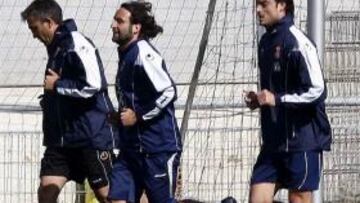 <b>CON EL GRUPO.</b> Los dos jugadores han vuelto a entrenarse con el resto de la plantilla.
