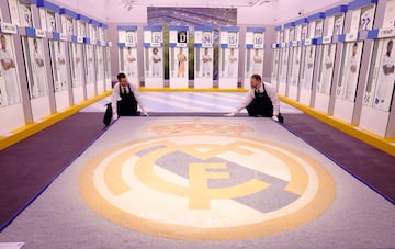 Además, se subasta un mosaico del Santiago Bernabéu, de tres metros de ancho, y las puertas de metal del estadio, con un precio de 12.000 y 8.000 libras, respectivamente.