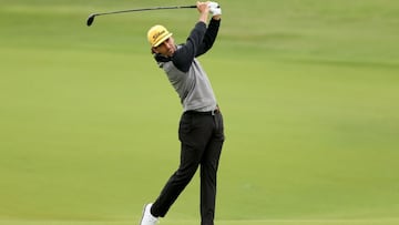 Rafa Cabrera Bello golpea la bola durante la primera jornada del AT&T Byron Nelson en el TPC Craig Ranch de McKinney, Texas.