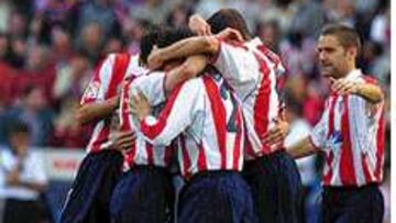 PIÑA. La plantilla atlética está embalada hacia Primera y arrasa todos los registros.