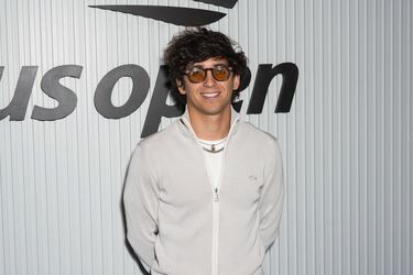 Forma parte del plantel del mítico programa Saturday Night Live. Para él es un orgullo representar la cultura latina y lograr que sea aceptada ante millones de personas.