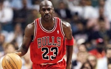 17 de febrero de 1963: Nace el ex basquetbolista estadounidense Michael Jordan. Para muchos el mejor jugador de todos los tiempos.