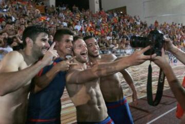 El conjunto ché celebró el pase a la fase de grupos de Champions.