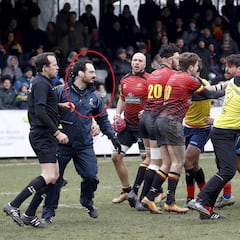 Un árbitro del Bélgica-España llevaba un chándal de Rumanía