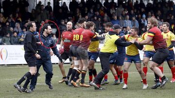 Un árbitro del Bélgica-España llevaba un chándal de Rumanía